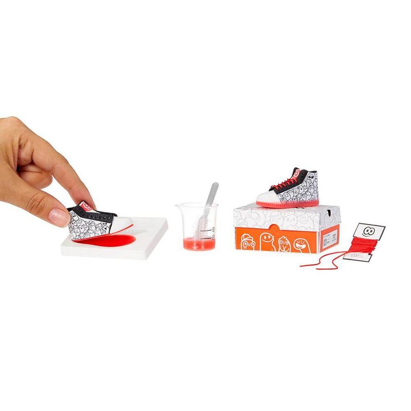 Miniverse Mini Sneakers en Presentación Surtida