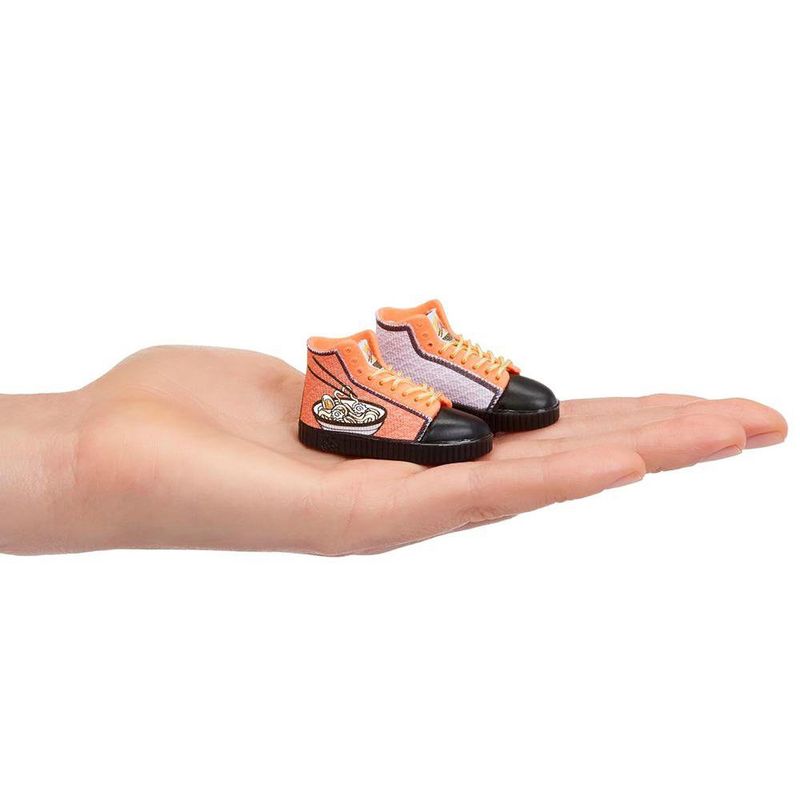 Miniverse Mini Sneakers en Presentación Surtida