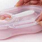 Contenedor de Alimentos con Seguro y Cuchara Diseño Oso Color Rosado