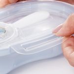 Contenedor de Alimentos Infantil con Seguro y Cuchara Diseño Oso Color Azul