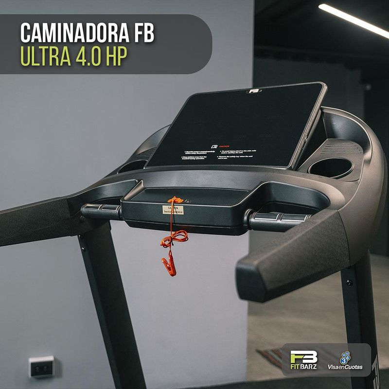 Caminadora FB Ultra 4.0HP AC con Inclinación y Soporte de 330 lb Color Negro