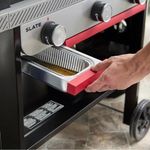 Parrilla de Gas Propano Weber Slate de 28" con 3 Quemadores Negra