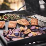 Parrilla de Gas Propano Weber Slate de 28" con 3 Quemadores Negra