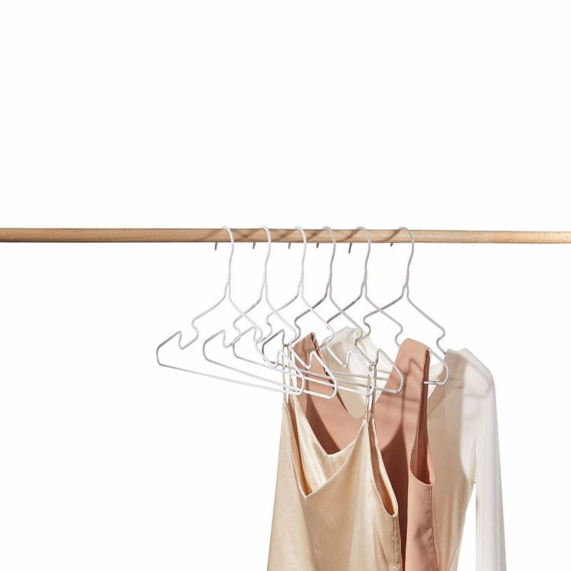 Set de 8 Serchas de Alambre Recubierto de 42 cm para Ropa Blanco y Gris