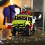 LEGO Technic Mercedes-Benz Unimog U 5023 con Grúa #42242 de 1189 Piezas
