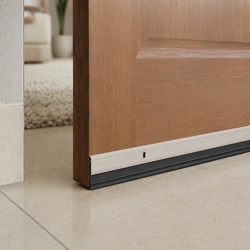 Guardapolvo de Aluminio y Vinilo para Puerta de 2 X 36 Plg