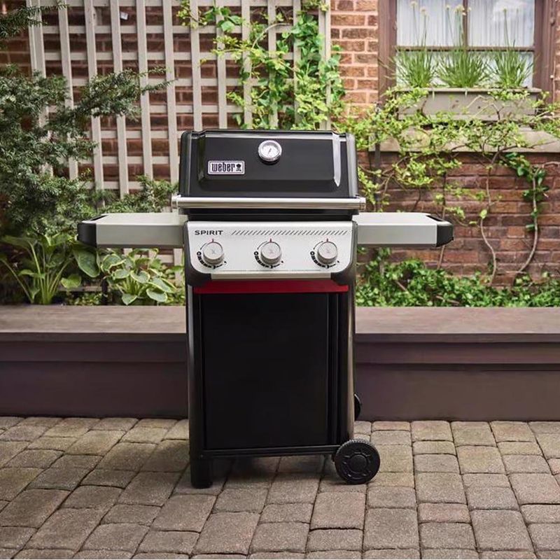Churrasquera a Gas Spirit E-310 de 3 Quemadores 24,000 BTU Negro