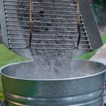 Parrilla de Carbón Wrangler con Repisa