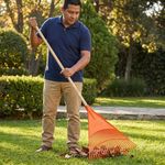 Escoba Plástica Rígida para Jardín 26 Dientes con Mango de Madera 48 plg Naranja