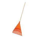 Escoba Plástica Rígida para Jardín 26 Dientes con Mango de Madera 48 plg Naranja