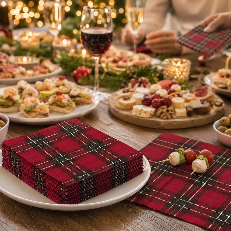 Set de 20 Servilletas Navideñas de 3 Capas 33 x 33 cm Cuadros Rojos y Negros