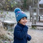 Gorro Infantil de Invierno con Diseño de Carritos y Pompón