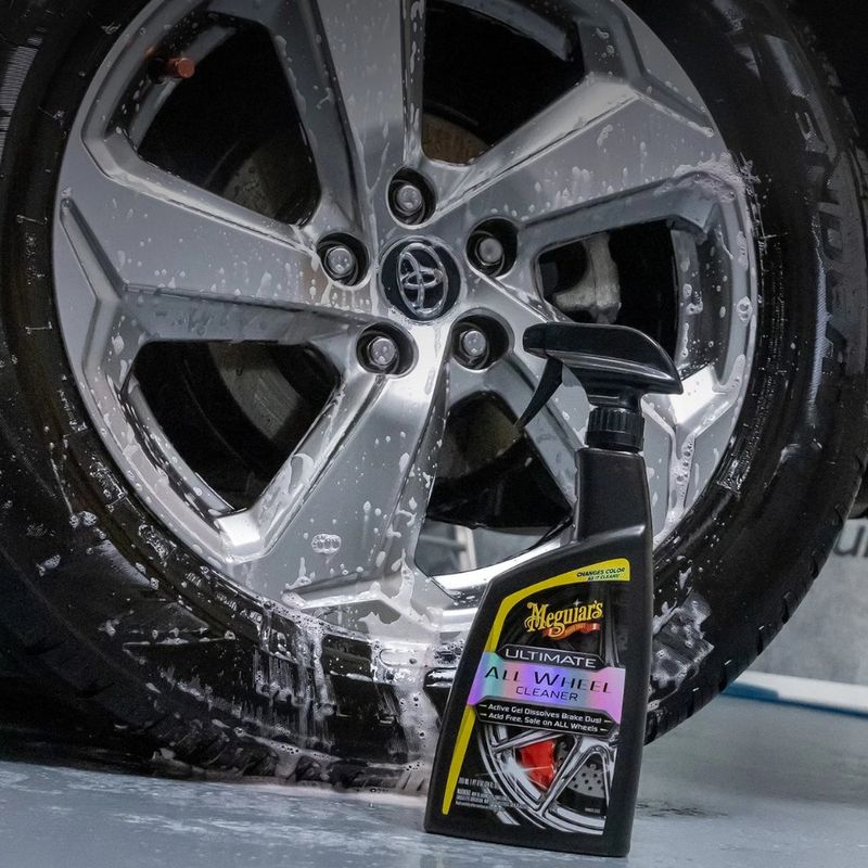 Limpiador de Llantas en Spray Ultimate de 709 mL