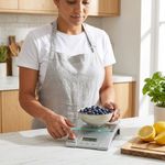 Balanza Digital de Cocina con Base de Vidrio 11 Libras Transparente y Plateado