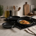 Set de 3 Sartenes Antiadherentes de Aluminio 20, 24 y 26 cm Color Negro