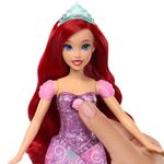 Muñeca Disney Princess Ariel con Transformación de Humana a Sirena con Flounder y Accesorios