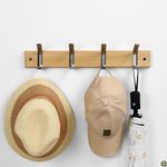 Colgador de Pared de Madera con 4 Ganchos Curvos Metálicos Color Surtido
