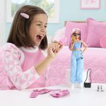 Muñeca Barbie de Moda Deluxe con Cambio de Estilo