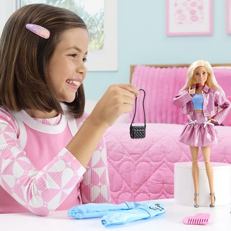Muñeca Barbie de Moda Deluxe con Cambio de Estilo