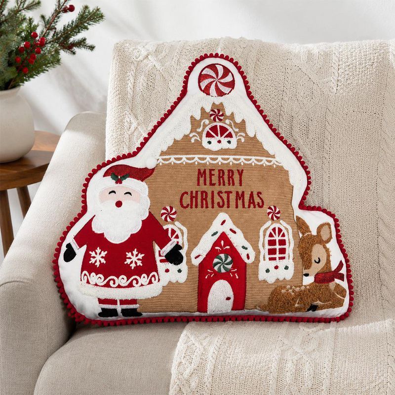 Cojín Navideño Casa de Jengibre con Santa y Reno Rojo 38 x 40 cm