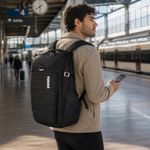 Mochila Construct 28 L para Laptop de 15.6 plg Color Negro
