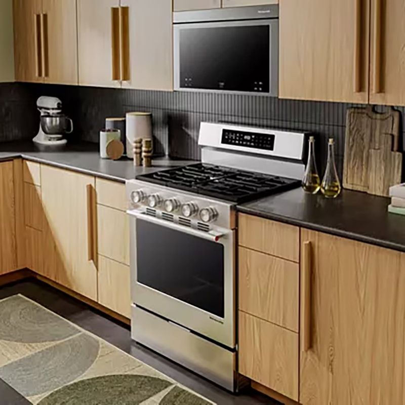 Estufa a Gas KitchenAid 30 Plg de 5 Hornillas con Horno de Convección Acero Inoxidable