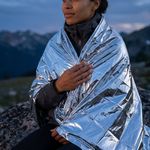 Manta Térmica Impermeable para Emergencias de 52 x 82.5 Plg