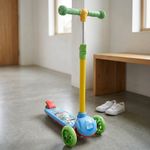 Scooter de 3 Ruedas Diseño Toy Story con Plataforma y Manubrio Multicolor