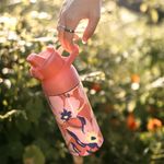 Botella Térmica de Acero Inoxidable de 700 mL con Boquilla Abatible Estampado Floral Coral