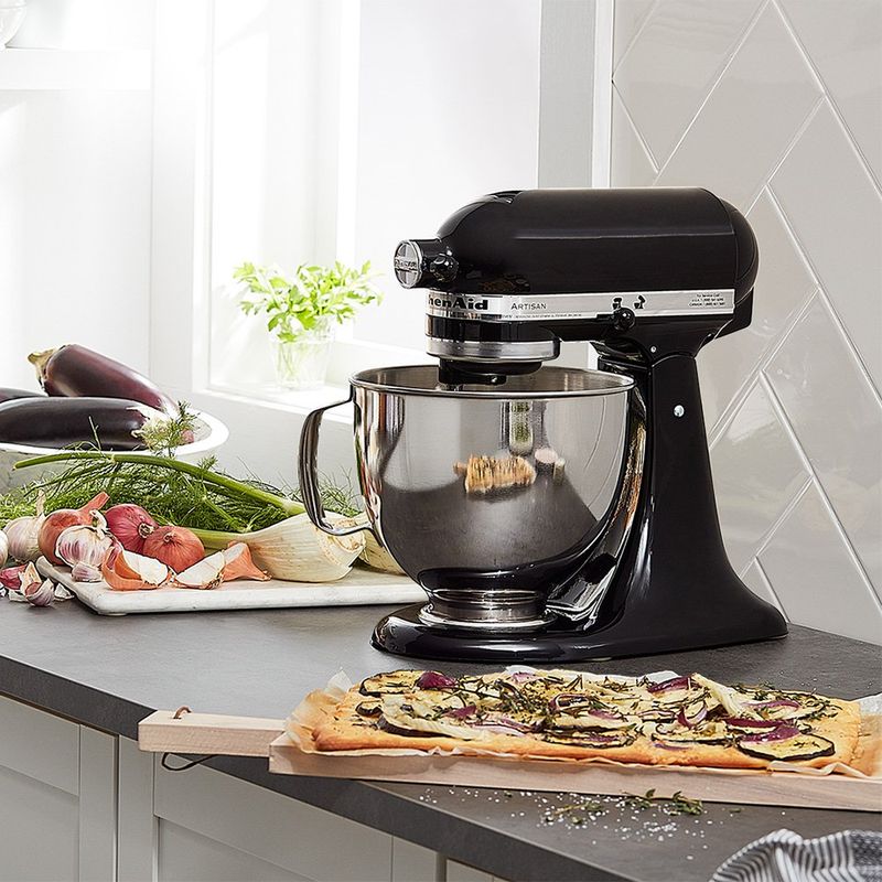 Batidora de Pedestal KitchenAid Artisan con 10 Velocidades 4.7 Litros Color Negro