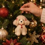 Adorno Colgante Navideño Tipo Perro Poodle de Tela 13 x 10.5 x 16 cm Café Claro