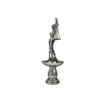 Figura Decorativa Dama de la Justicia Color Plateado 31 cm