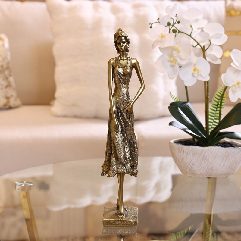 Figura Decorativa Dama Elegante Color Dorado 45 cm