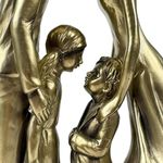 Figura Decorativa Familia Completa Color Dorado 29.3 cm