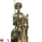Figura Decorativa Don Quijote y Sancho Panza a Caballo Color Dorado