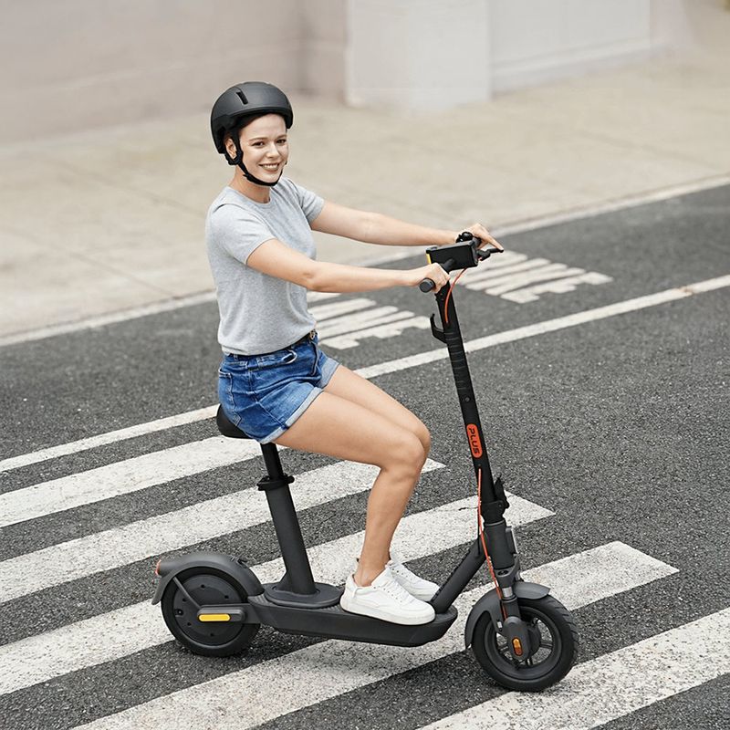 Scooter Xiaomi 5 Plus con Asiento Color Negro