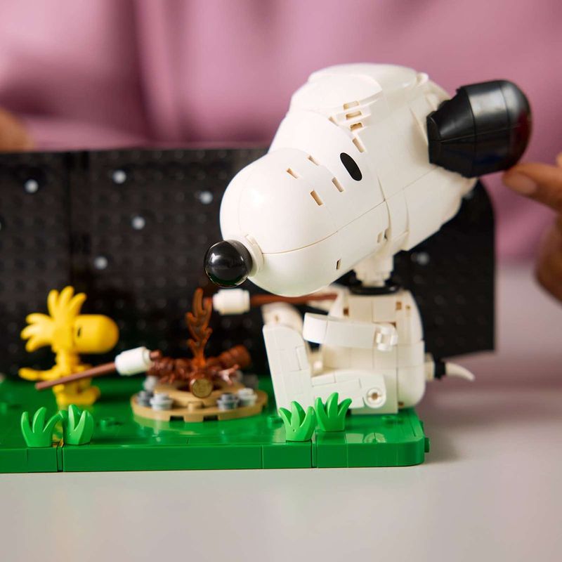 LEGO Ideas Peanuts: La Casa de Snoopy #21368 de 964 piezas