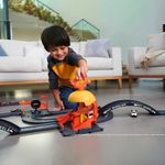 Hot Wheels City Hamburguesería al Volante con Vehículo Escala 1:64 Incluido