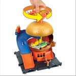 Hot Wheels City Hamburguesería al Volante con Vehículo Escala 1:64 Incluido