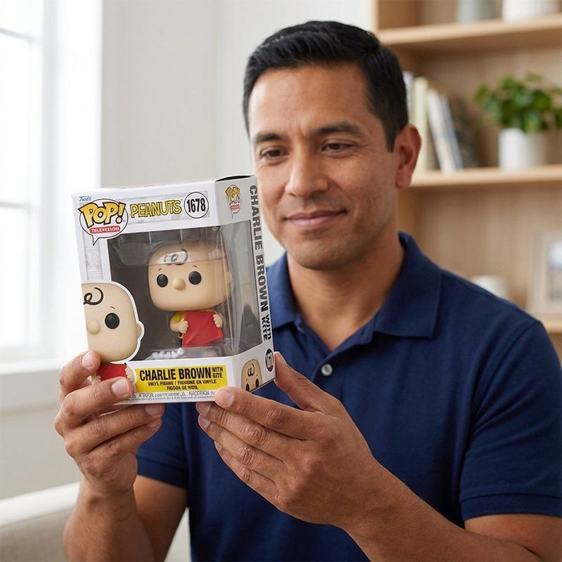 Funko Pop Television Peanuts Charlie Brown with Kite Coleccionable de Vinilo #1678