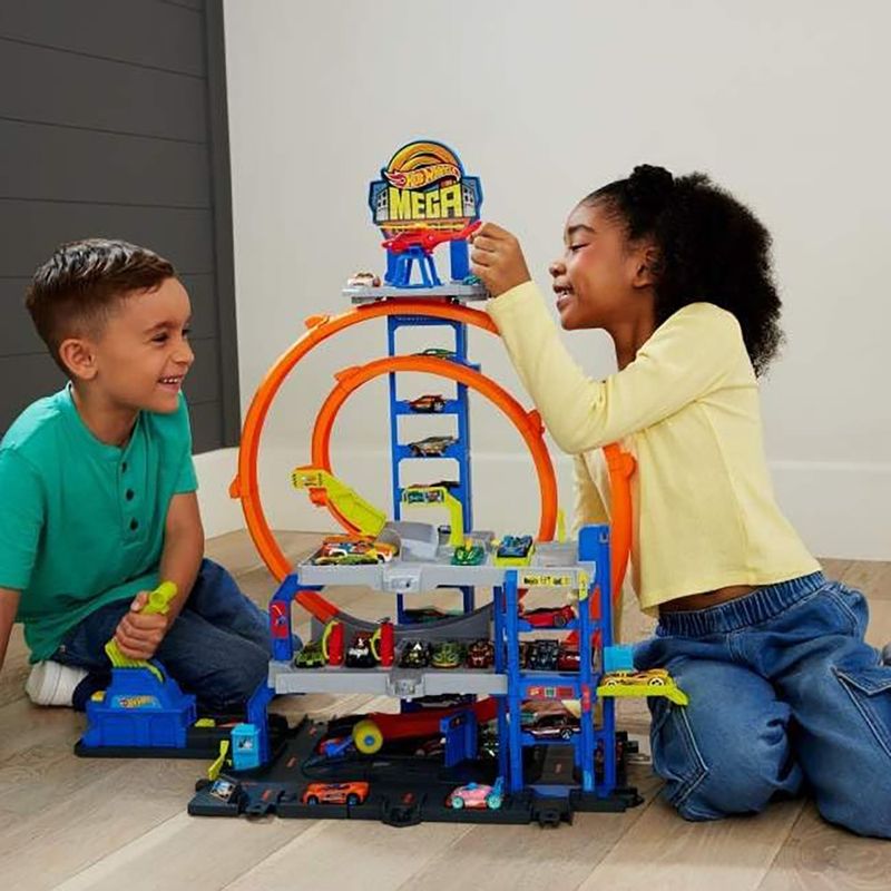 Hot Wheels Pista Mega Garaje con Elevador Manual y Gran Looping Doble