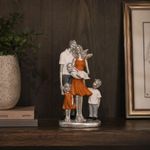 Figura Decorativa Familia de Cinco 25.5 cm Color Plateado y Naranja