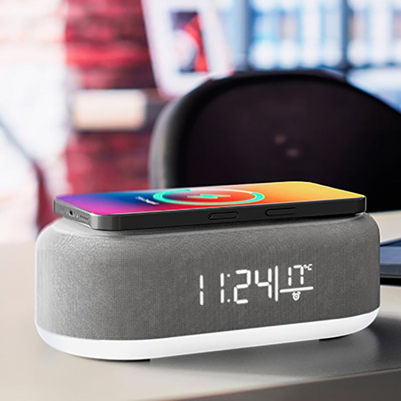 Reloj Despertador 5 en 1 con Bocina Bluetooth, Carga Inalámbrica y Luz RGB