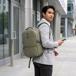 Mochila para Laptop de 14 Plg Resistente al Agua en Color Verde Olivo