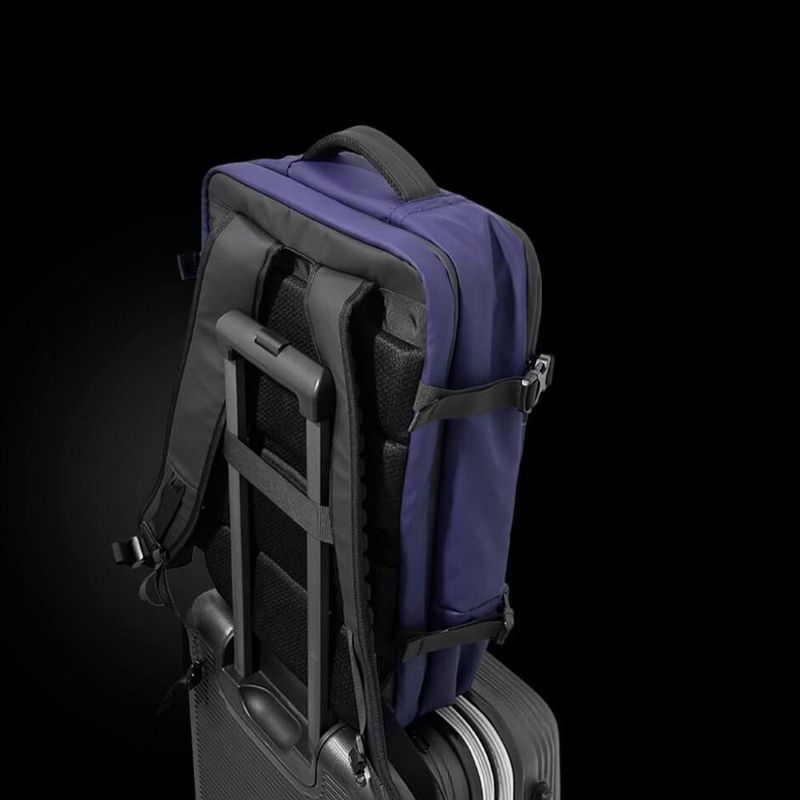 Mochila Gamer para Laptop de hasta 17 Plg con Puerto USB, USB-C y Candado TSA en Color Negro