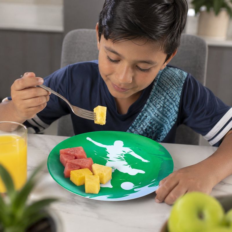 Plato para Postre de Melamina 20 Cm Diseño Mundial Silueta de Jugador de Fútbol