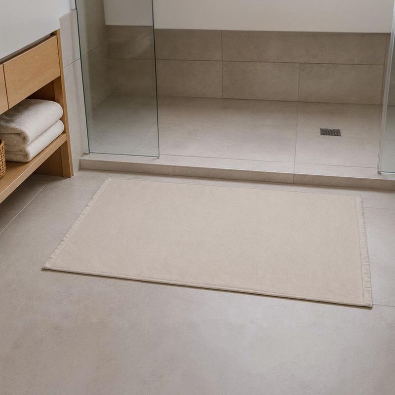 Alfombra de Baño de Algodón 50 x 80 cm Color Gris Diseño Liso