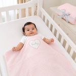 Frazada de Textura Troquelada para Bebé con Bordado de Corazón Color Rosado