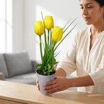 Planta de Tulipanes Artificial Color Amarillo con Maceta