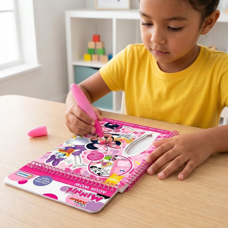 Libro para Colorear con Agua Reutilizable de 5 Páginas Minnie Mouse con Lápiz Mágico y Actividades Educativas
